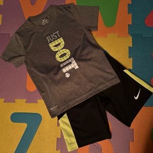 Dri fit Nike outfit.